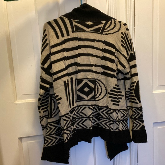 Say What? Black and Tan Pattern Cardigan, Size Youth XL, Used - Picture 2 of 2